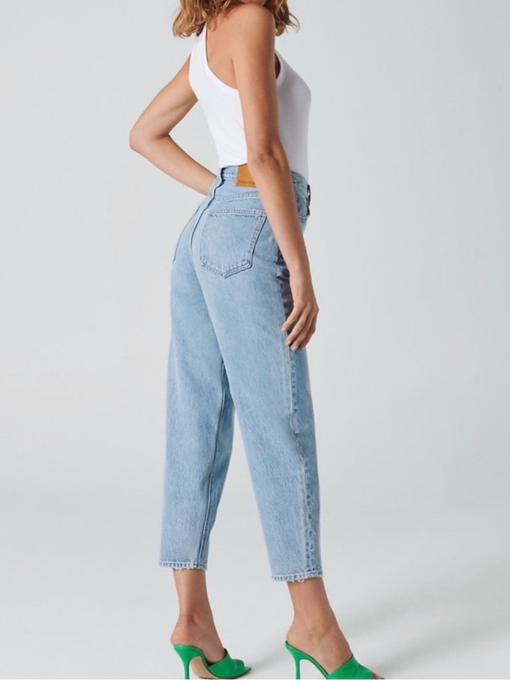 Denim Forum – The Gia High Rise Carrot 26L Jeans - Picture 11 of 11